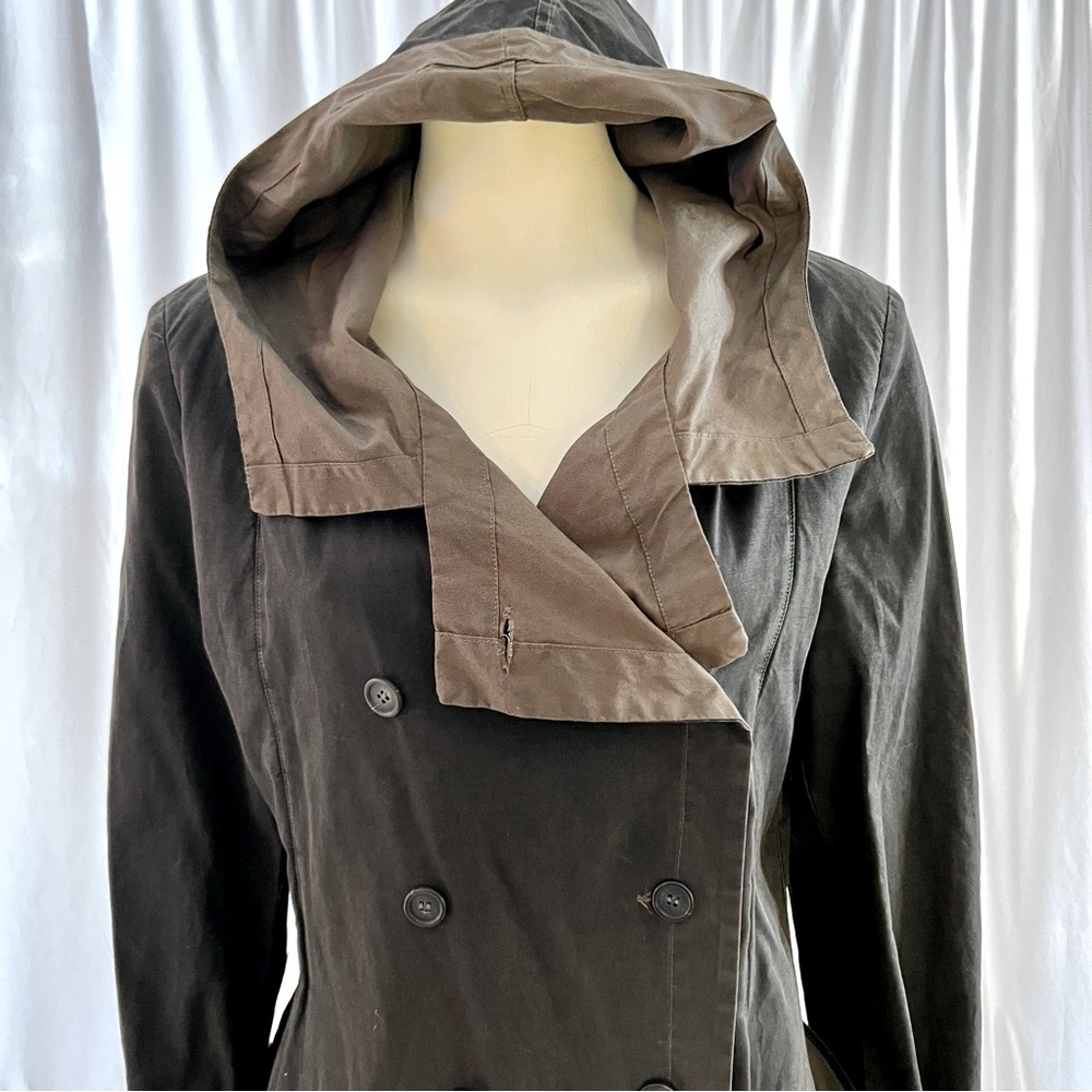 Fantastic Lurdes Bergada designer trench coal. Like new. Amazing detail!